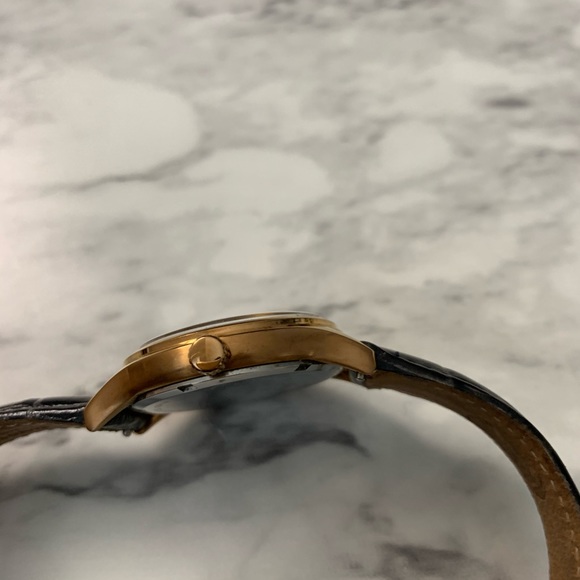 Leather Strap Fossil Watch - Picture 4 of 7